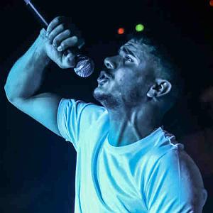 خوشحالی های الکی انفجاری üş lerine hayran