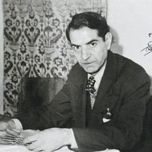 04 داستان یک وهابی  کله پاچه عمر خمار آن بهار شوخ و شهر آشوب شمرانم
خدایا خاطرات سرکش یک عمر شیدایی
گرف...