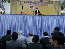 برترین های آرکتیک مانکیز بیانات‌ در دیدار خانواده‌های شهدا و ایثارگران خراسان