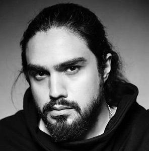 شایان اشراقی دارم از دست میرم