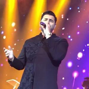 احسان خواجه امیری - وقتی می خندی از نفس افتاده