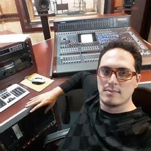 پدر خشن و مادر دیوانه و پسر اوسکل نازنين پر و مار (پدر و مادر نازنينم)