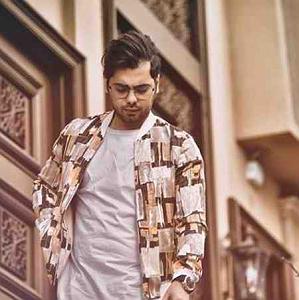 یوسف زمانی قطار قدم بزن تو بارون تو تنهایی گریه کن