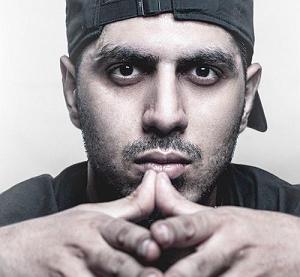 رضا پیشرو تطاول