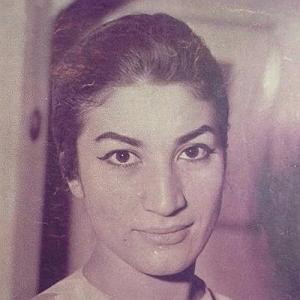 16 داستان یک وهابی  آغاز یک پایان این شعر را برای تو می‌گویم
در یک غروب تشنه‌ی تابستان
در امتداد این ره شو...