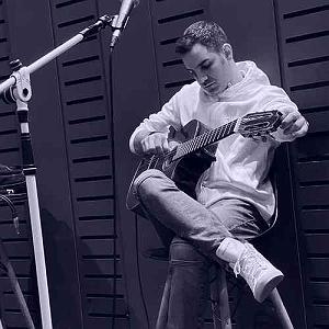 محسن یگانه  یه هفته به عید عید هر سال