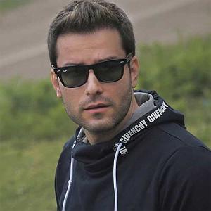 دانلود آهنگ جدید مهدی اعراف به نام صبح جمعه jonoon remix