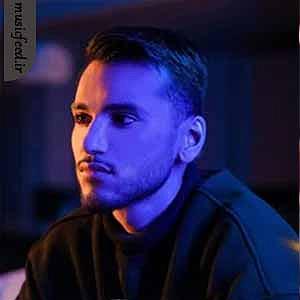 تکونی کردم قامت کردم