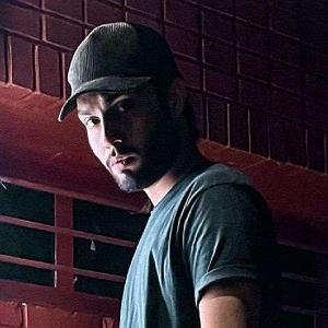 حامیم توی وضعیت سفیدم باهات متضاد منی ولی رفیقم باهات ریمیکس