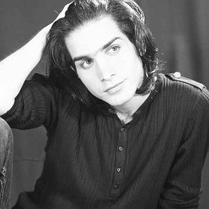 محسن یگانه  موهات نشانی