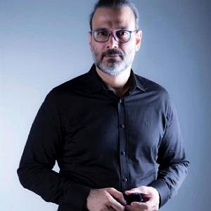 علیرضا قربانی  در آن چشم ها دلي در آتش