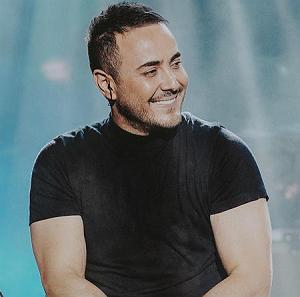 ناصر زینعلی مجسمه بلودموزیک|bloodmusic با تیم