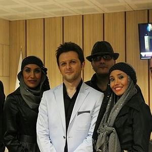 آلبوم گل آفتابگردون از گروه آریان باند (1379) ستاره