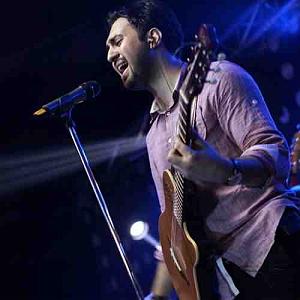 Mehdi Yarrahi مثل مجسمه