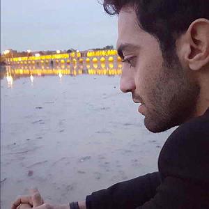 آهنگ بخند حامد محضرنیا با جملات انگیزشی از بابک بهمن خواه ممنونم