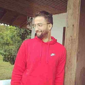 بنیامین بهادری بی اعتنا