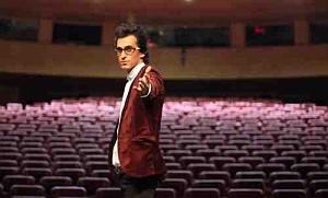 اسمش عشقه حالا حالاها