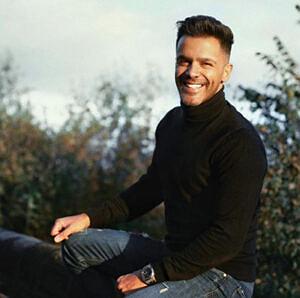 70 میلیون ستاره با صدای سیروان خسروی بنبست