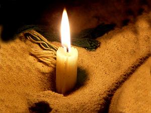 آلبوم آینه قدی با قدی خم شده با دستی بی رمق