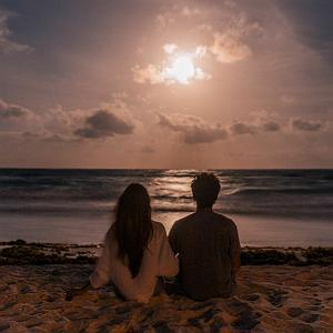 رضا یزدانی  از تنهایی می ترسم از دست دادن تنهایی را بیدار می کند.(بخش اول)