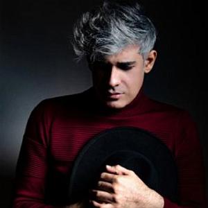 میترسم یک شب تنها بمیرم  و اخاف یوما (از ان روز می ترسم)