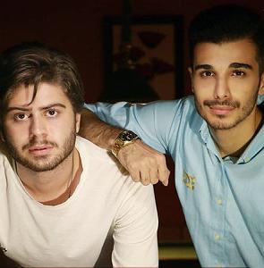 چشماش چشماش