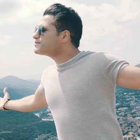 دانلود آهنگ احمد سعیدی با من بمان 