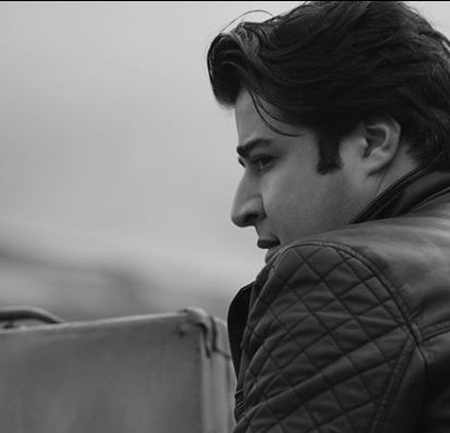 دانلود آهنگ شهر آشوب از مهدی یغمایی + متن اهنگ 